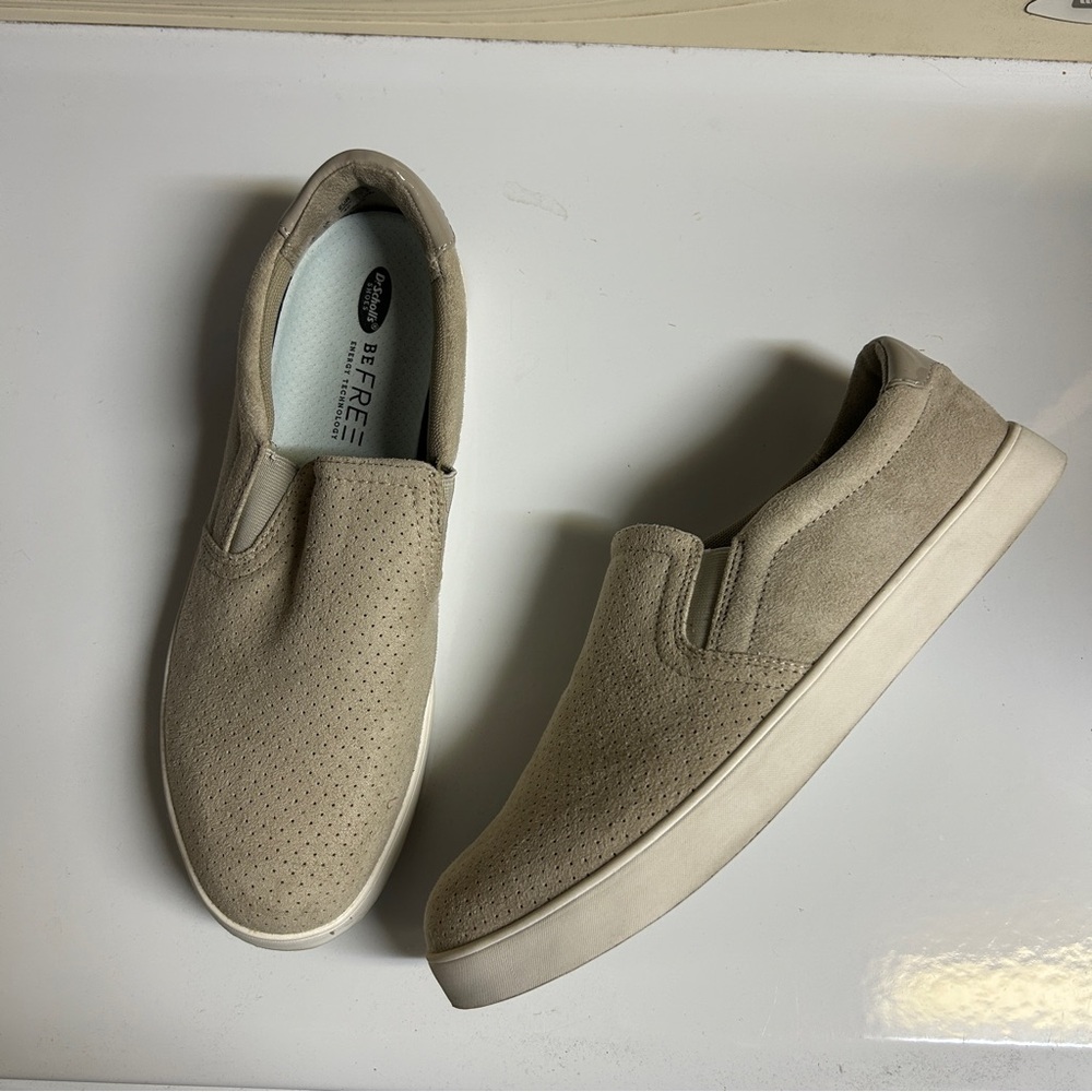 Dr. Scholls beige/gray slip on sneaker